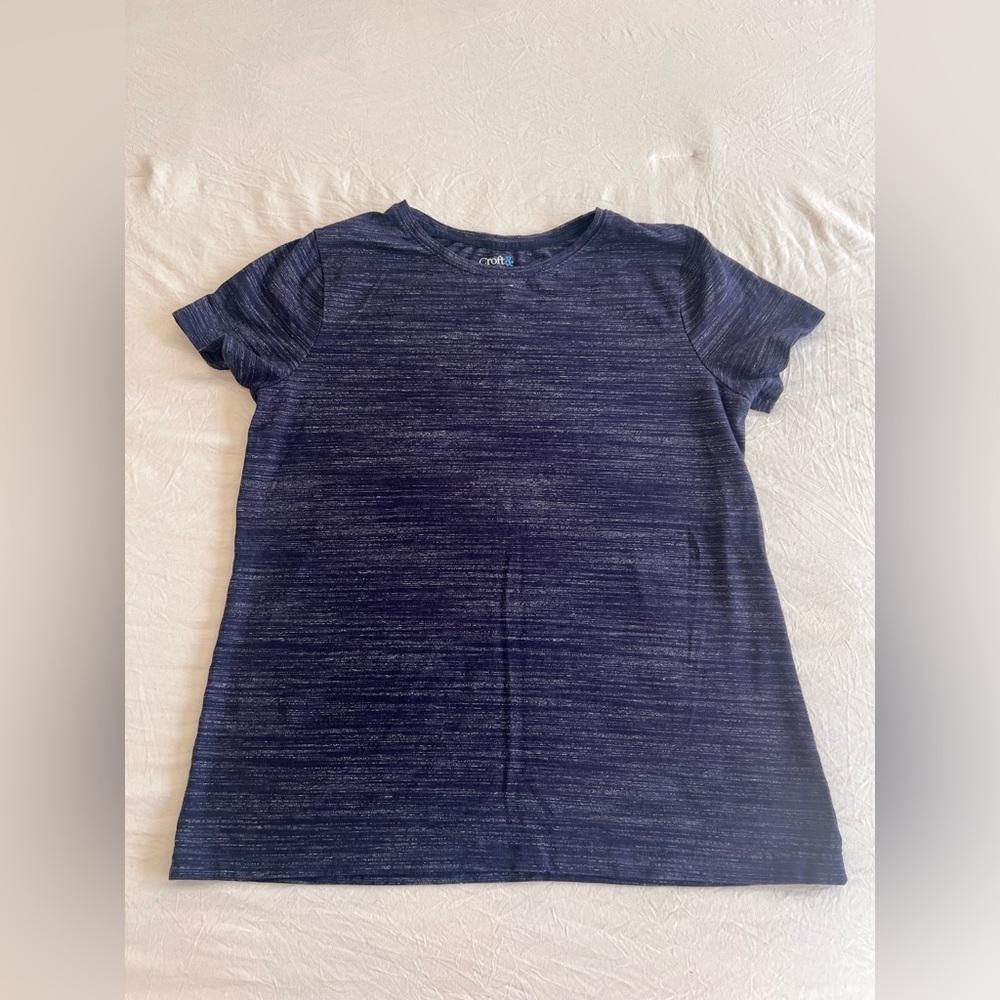 Croft & Barrow Women’s Tee Size S Petites. Used once. Navy Blue & White.